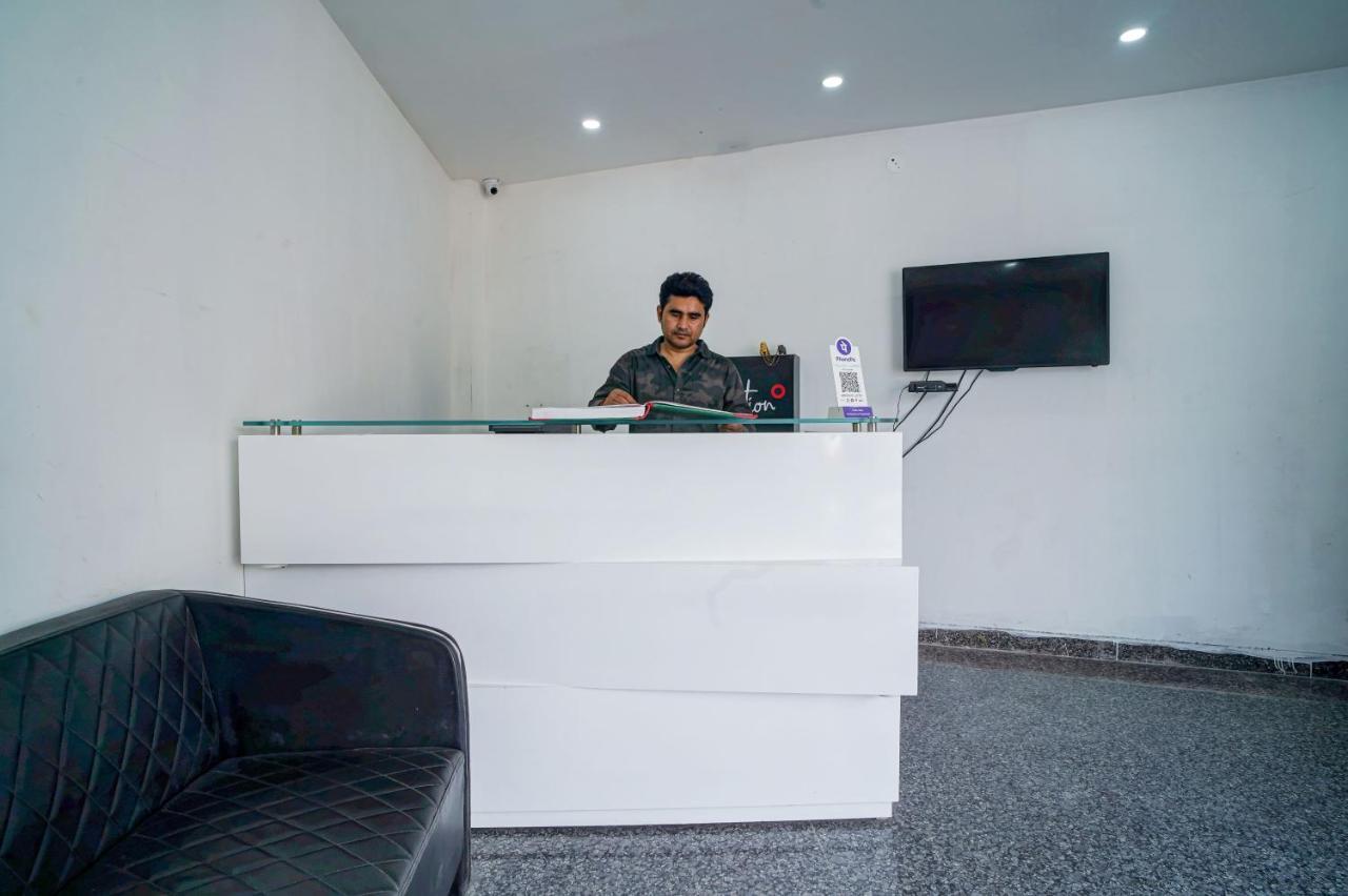Hotel Red Snapper Couple Friendly At West Delhi ニューデリー エクステリア 写真