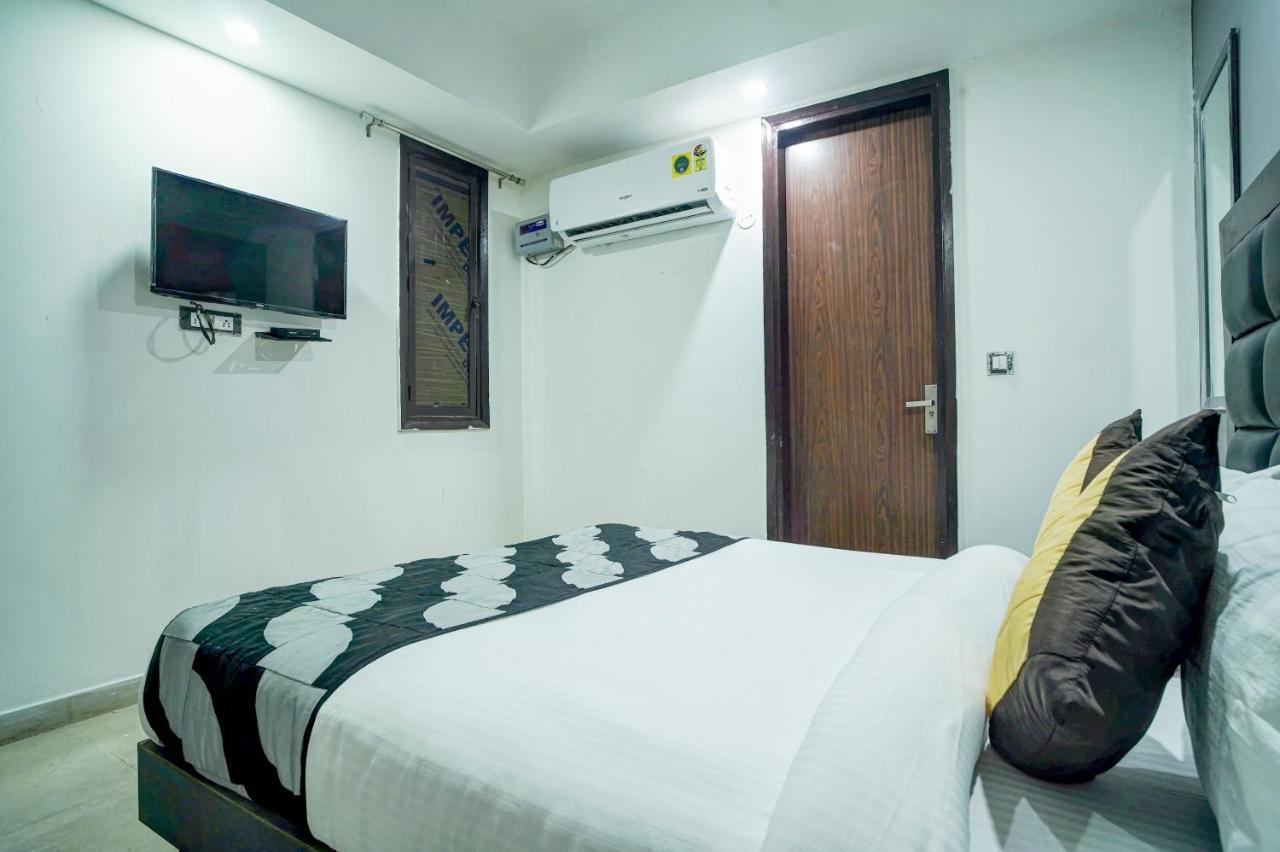 Hotel Red Snapper Couple Friendly At West Delhi ニューデリー エクステリア 写真