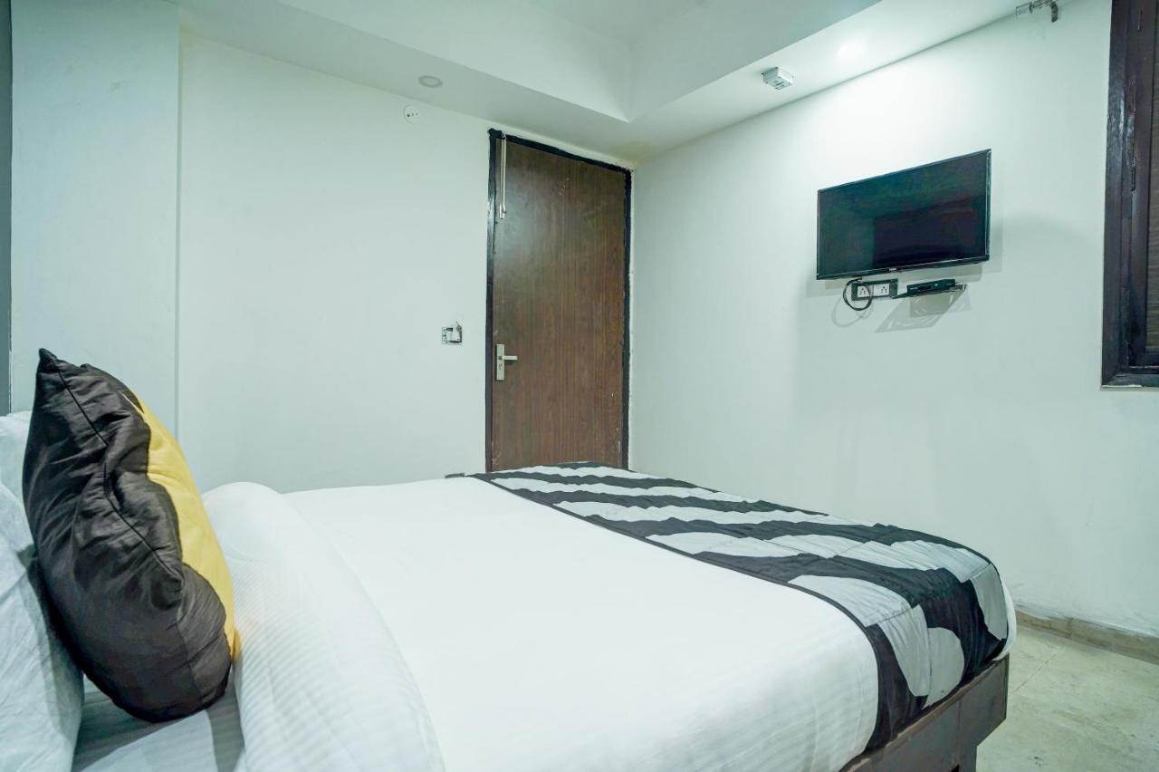 Hotel Red Snapper Couple Friendly At West Delhi ニューデリー エクステリア 写真