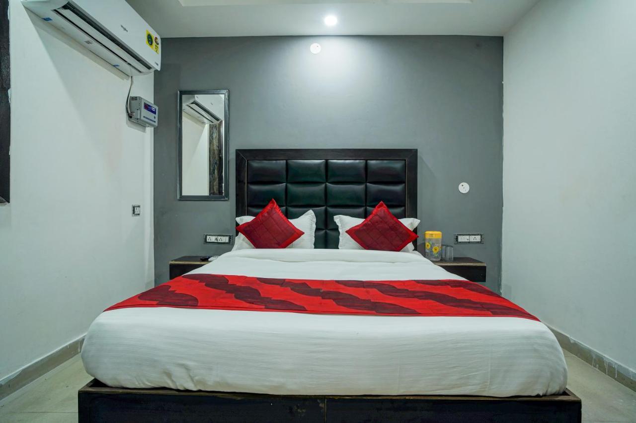 Hotel Red Snapper Couple Friendly At West Delhi ニューデリー エクステリア 写真